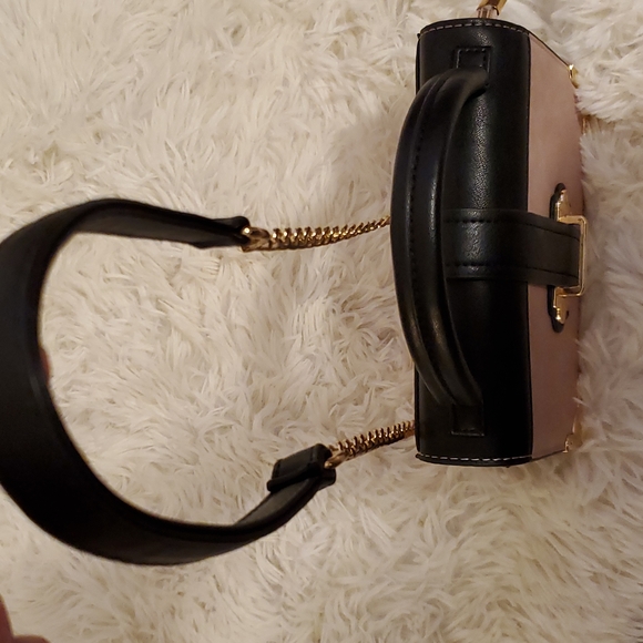 NWOT Small Bag blush / black / gold accents and chain - Picture 6 of 13